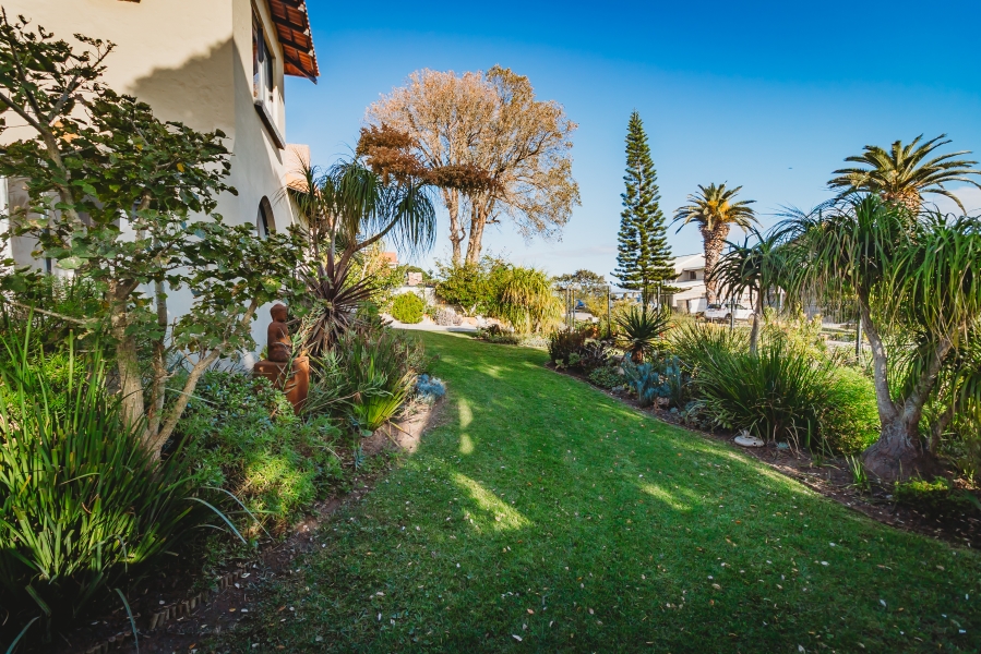 3 Bedroom Property for Sale in Herolds Bay Western Cape